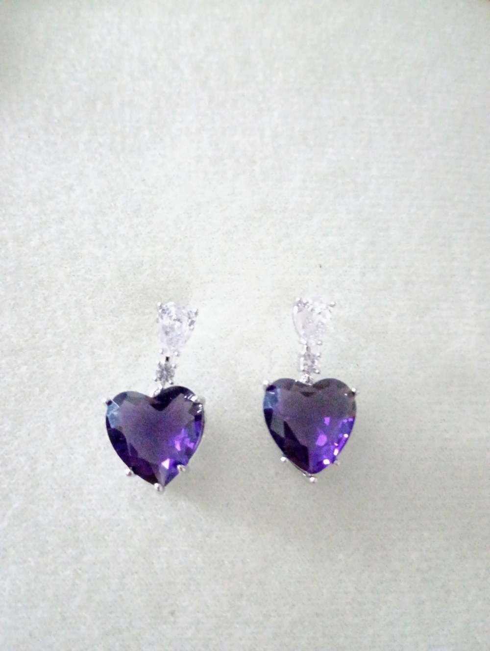 Ne2 Heart-Shaped Purple Crystal Drop Earrings